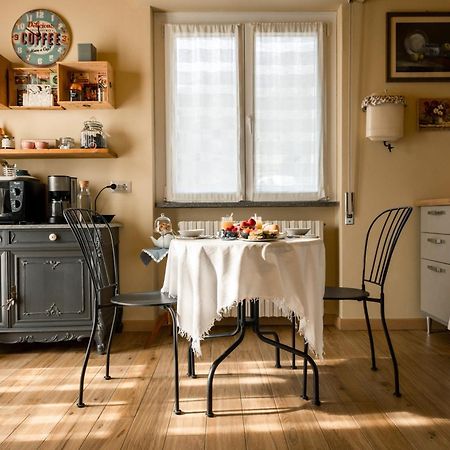 B&B Tra I Laghi Casale Corte Cerro ภายนอก รูปภาพ