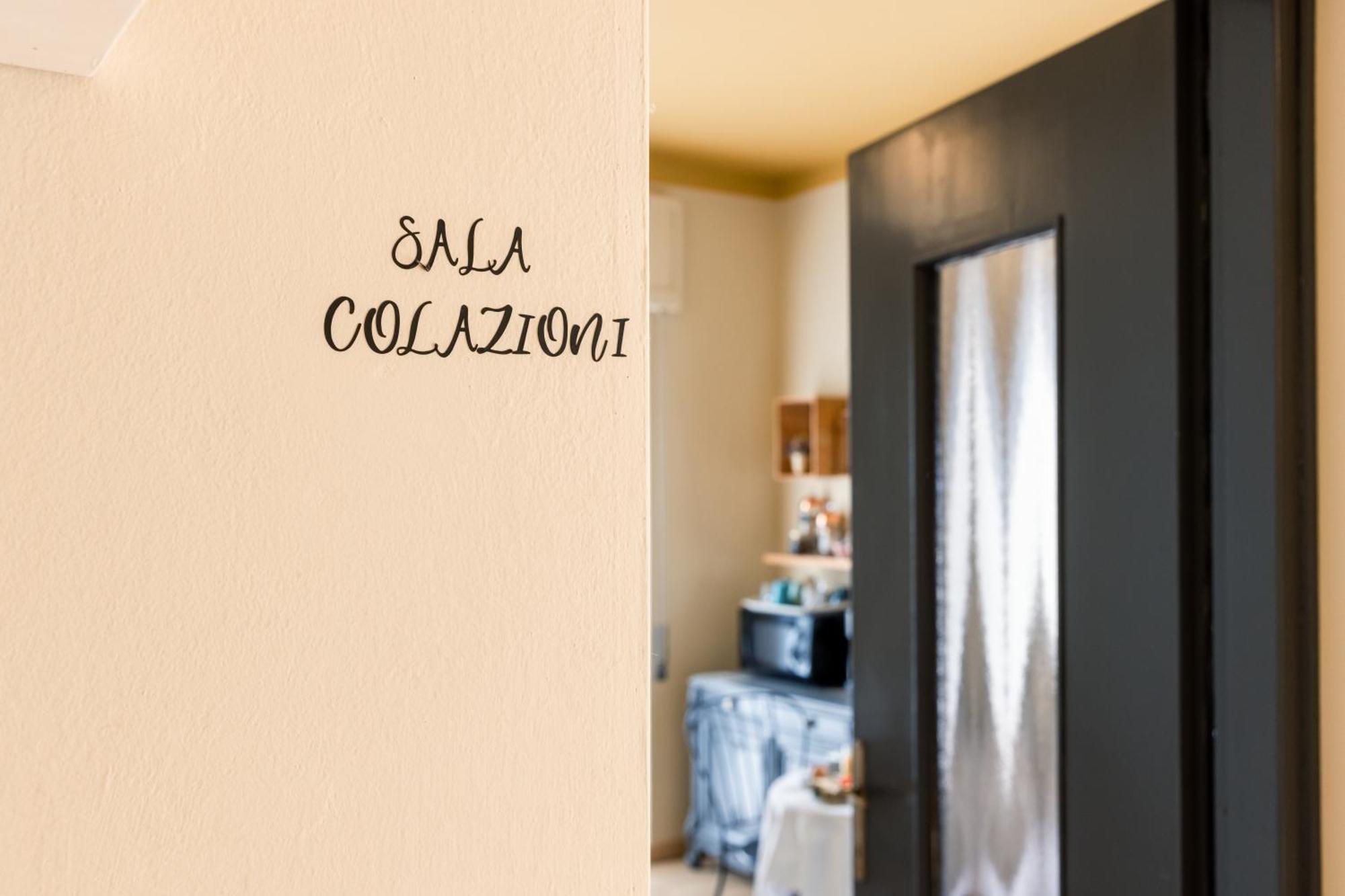 B&B Tra I Laghi Casale Corte Cerro ภายนอก รูปภาพ