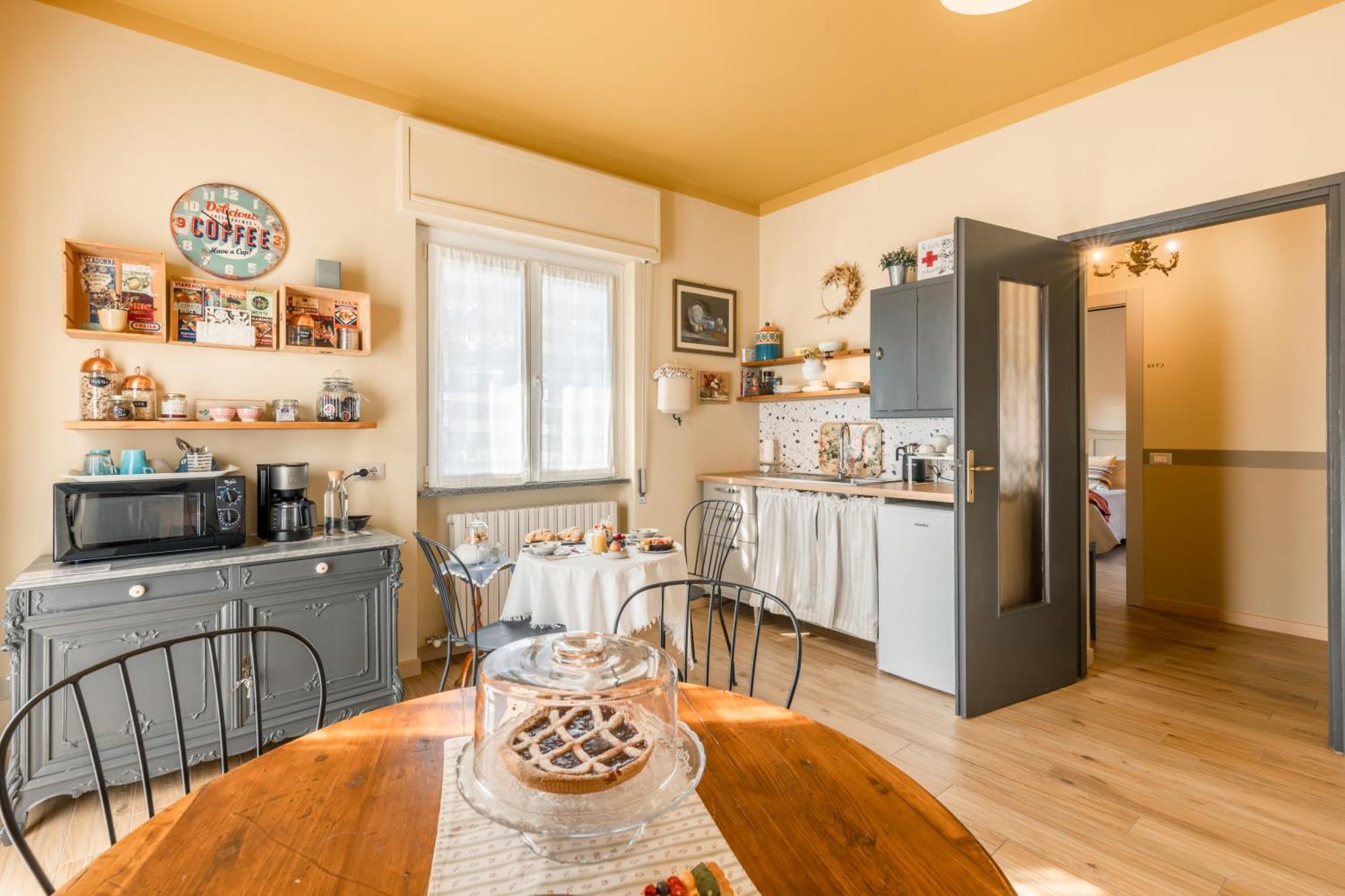 B&B Tra I Laghi Casale Corte Cerro ภายนอก รูปภาพ
