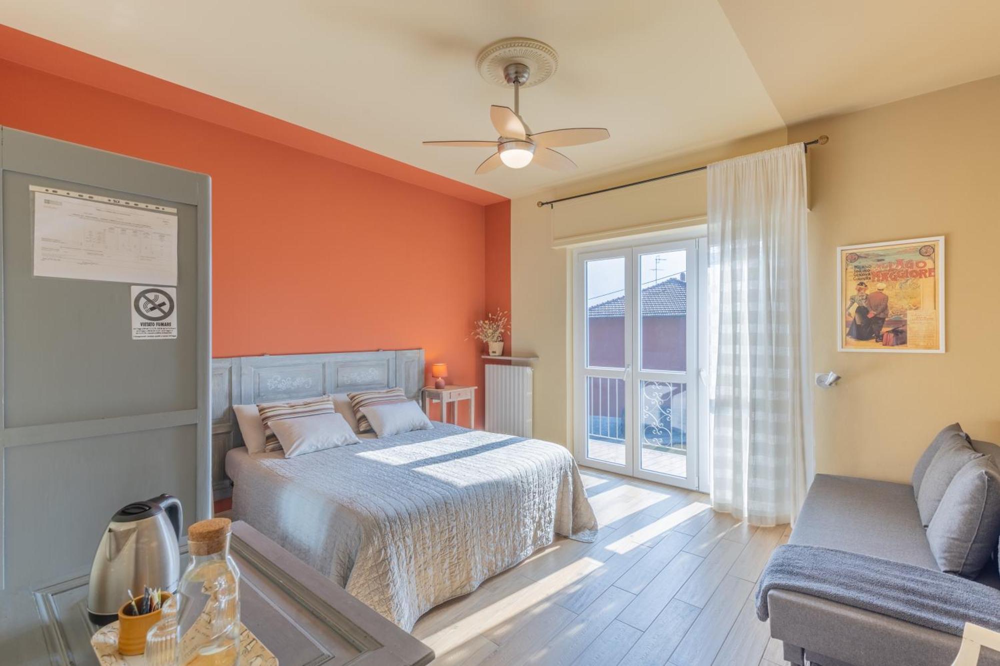 B&B Tra I Laghi Casale Corte Cerro ภายนอก รูปภาพ